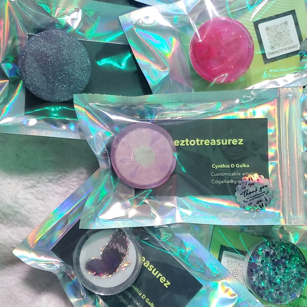 Pop sockets